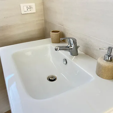 Moderno Di Beniamino Murgioni A *