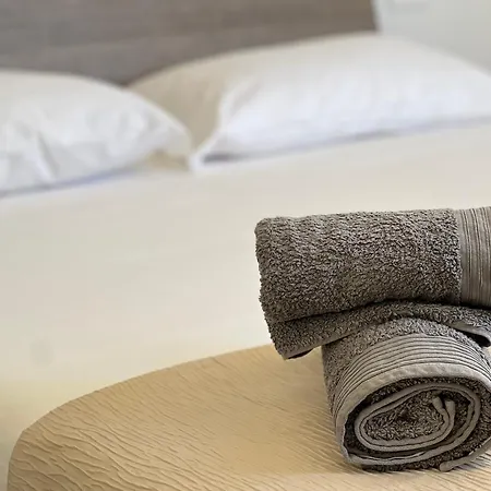 Self Check-in Apartment: Shuttle Stop & Scooter Villasimius