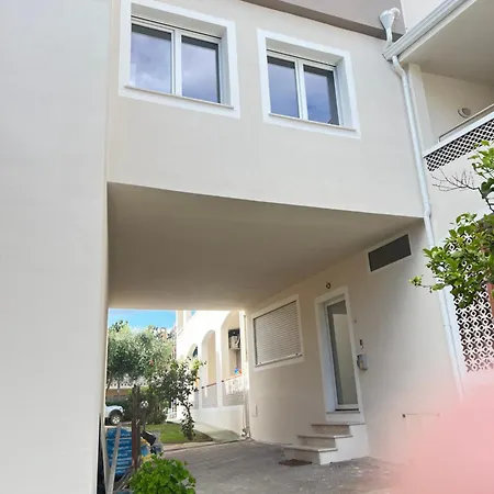 Moderno Di Beniamino Murgioni A *