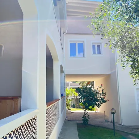 בית נופש Moderno Di Beniamino Murgioni A *