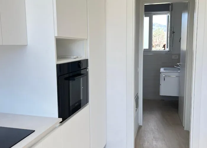 Self Check-in Apartment: Shuttle Stop & Scooter