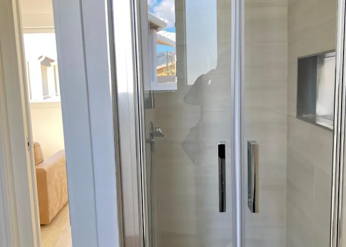 Self Check-in Apartment: Shuttle Stop & Scooter *