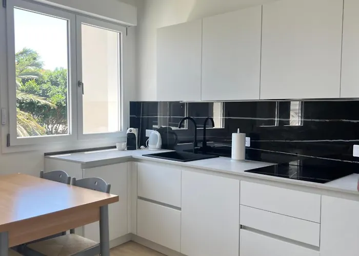 Moderno Dí Beniamino Murgioni A *